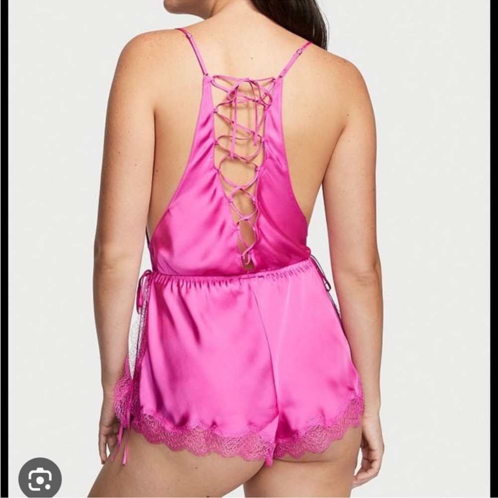 💕NWT Vic Secret Pink Lace Trim Satin Romper 💕